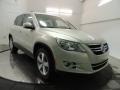 Candy White - Tiguan SE Photo No. 3