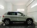 Candy White - Tiguan SE Photo No. 4