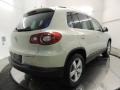 Candy White - Tiguan SE Photo No. 6