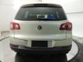 Candy White - Tiguan SE Photo No. 7