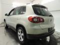 Candy White - Tiguan SE Photo No. 9