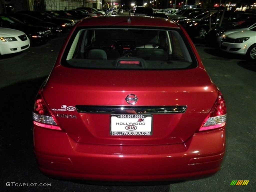 2011 Versa 1.8 S Sedan - Red Brick / Charcoal photo #16