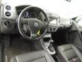 Candy White - Tiguan SE Photo No. 17