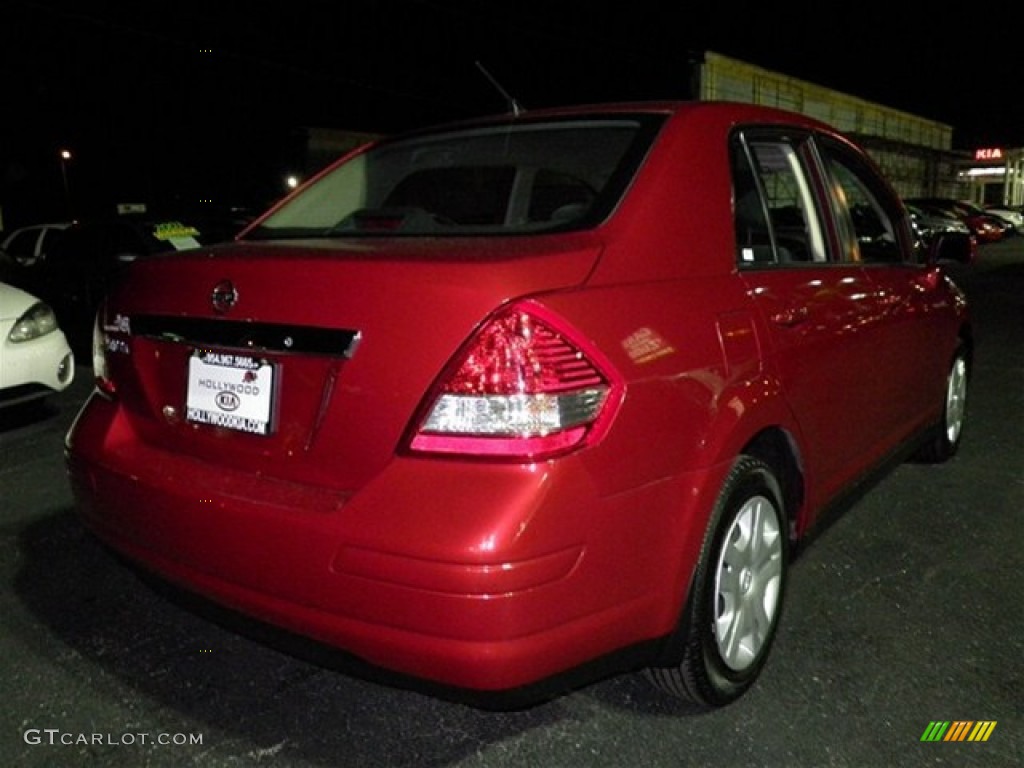 2011 Versa 1.8 S Sedan - Red Brick / Charcoal photo #18