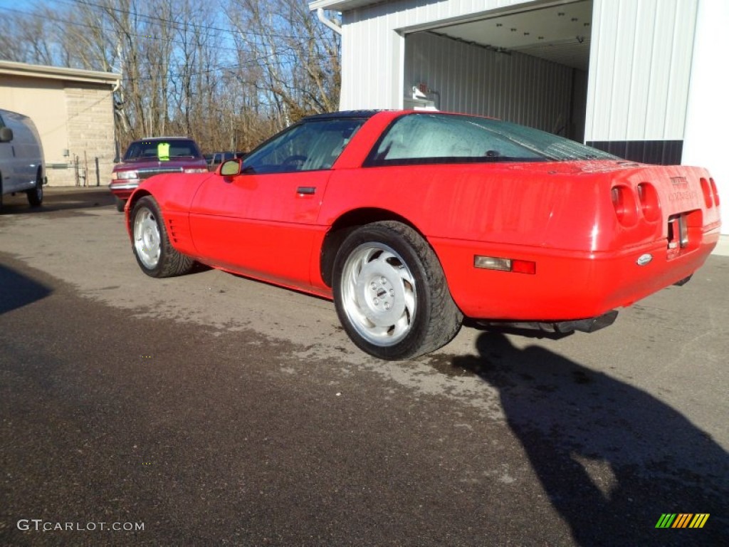 Bright Red 1992 Chevrolet Corvette Coupe Exterior Photo #74393518