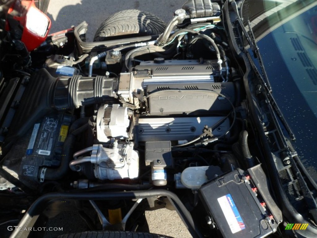 1992 Chevrolet Corvette Coupe 5.7 Liter OHV 16-Valve LT1 V8 Engine Photo #74393994