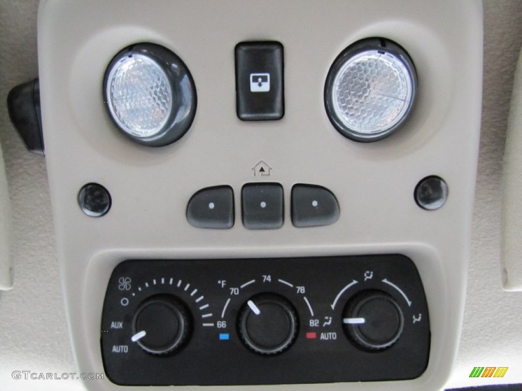 2006 Chevrolet Suburban LTZ 1500 4x4 Controls Photo #74397322