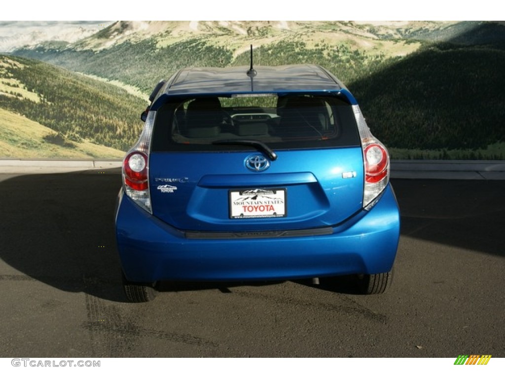 2012 Prius c Hybrid Three - Blue Streak Metallic / Light Blue Gray/Black photo #4