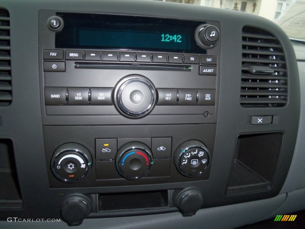 2013 Chevrolet Silverado 3500HD LS Regular Cab 4x4 Dually Controls Photo #74397931