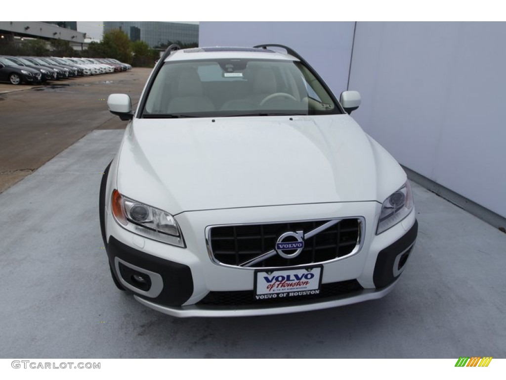 2013 XC70 T6 AWD - Ice White / T6 Soft Beige/Sandstone photo #8