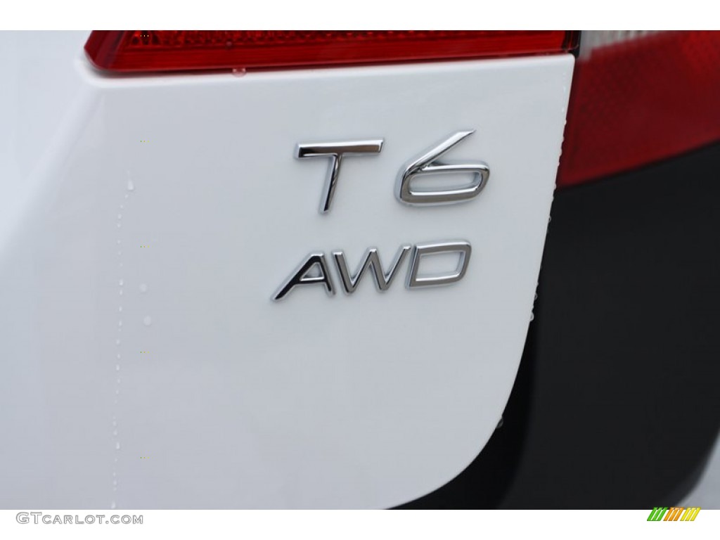 2013 Volvo XC70 T6 AWD Marks and Logos Photos