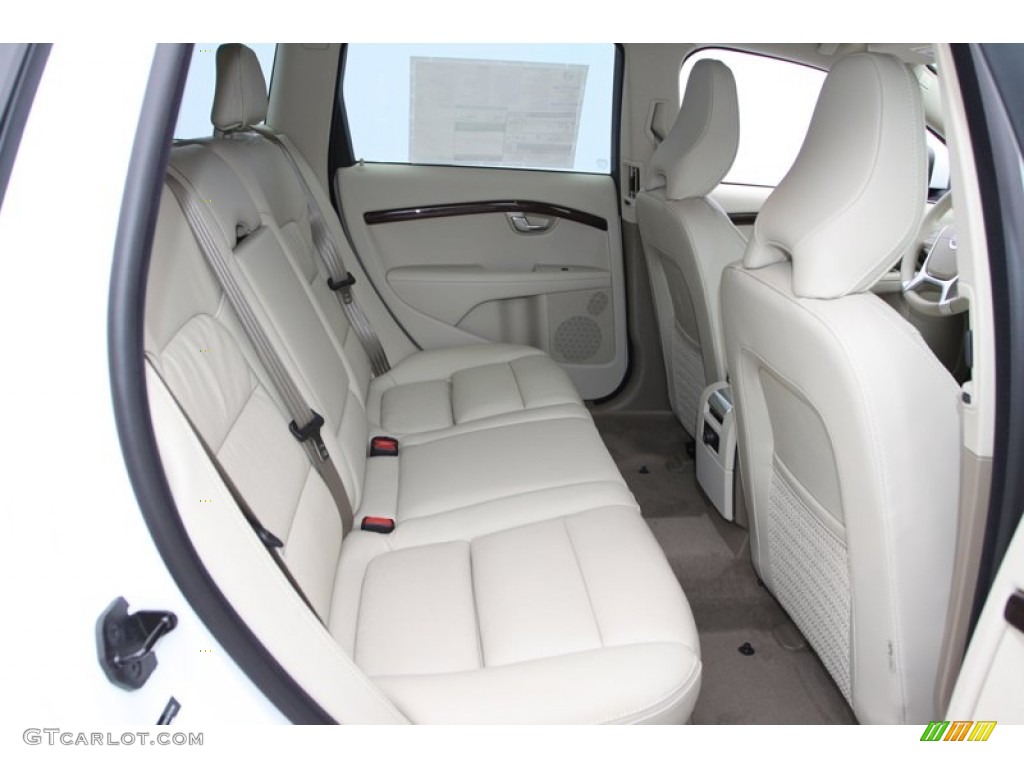 2013 Volvo XC70 T6 AWD Rear Seat Photos