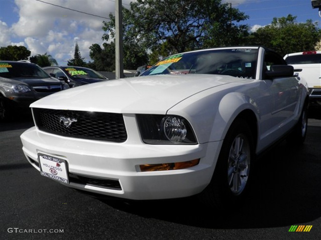 2007 Mustang V6 Deluxe Convertible - Performance White / Roush Black/Grey photo #9