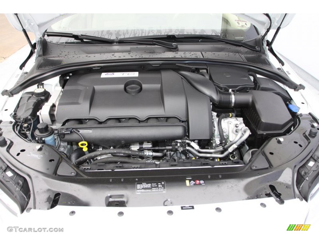 2013 Volvo XC70 T6 AWD Engine Photos