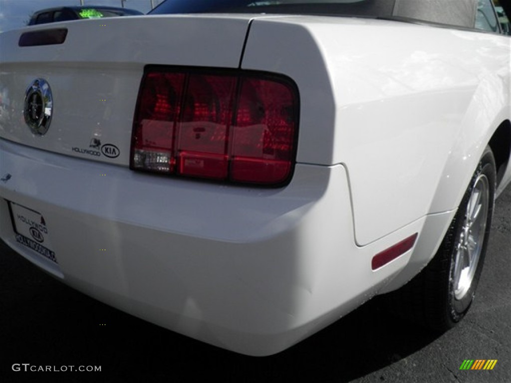 2007 Mustang V6 Deluxe Convertible - Performance White / Roush Black/Grey photo #16