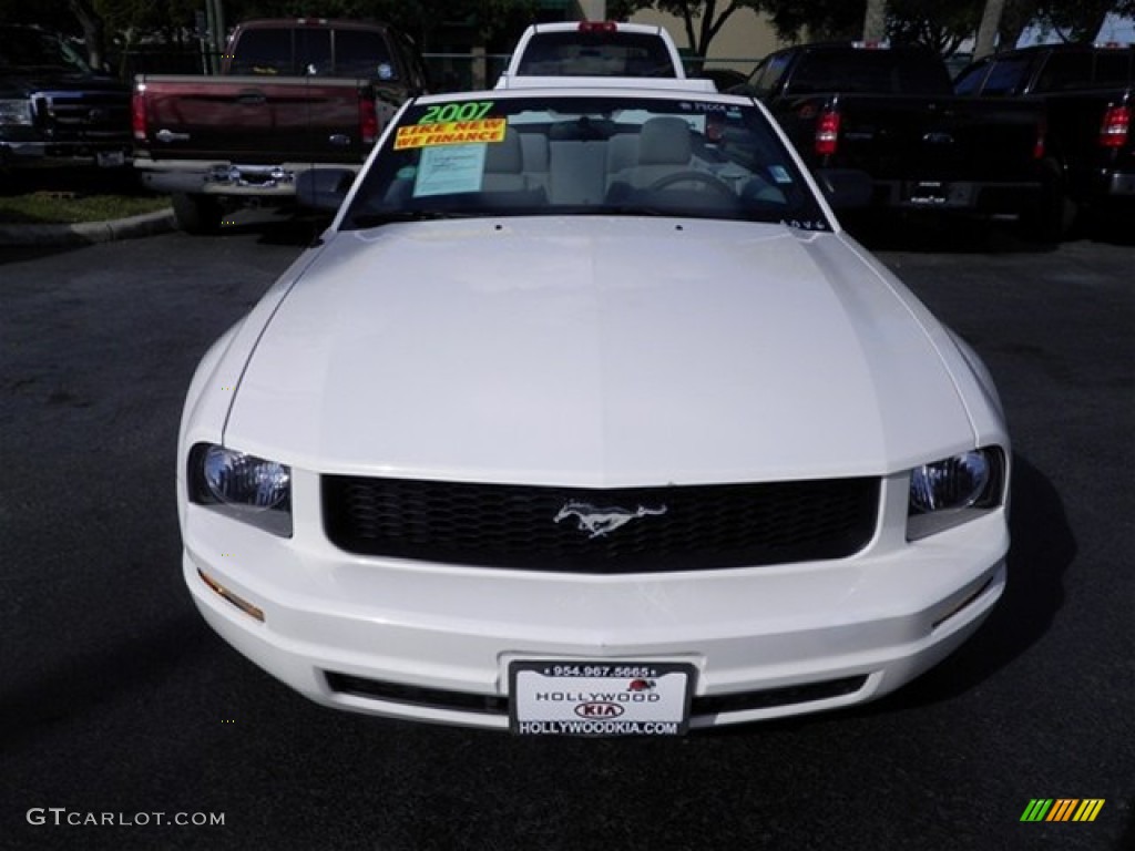 2007 Mustang V6 Deluxe Convertible - Performance White / Roush Black/Grey photo #20