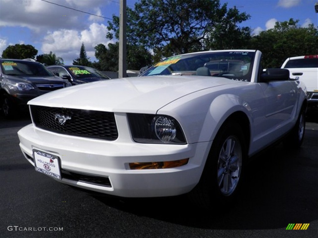 2007 Mustang V6 Deluxe Convertible - Performance White / Roush Black/Grey photo #21