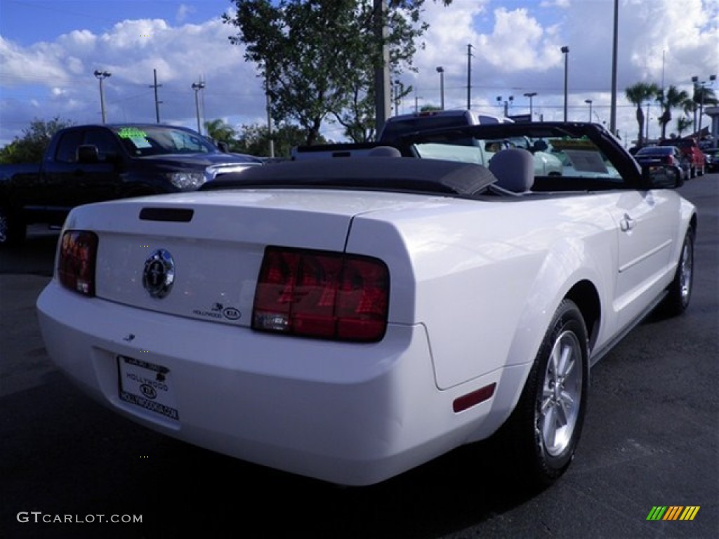 2007 Mustang V6 Deluxe Convertible - Performance White / Roush Black/Grey photo #25