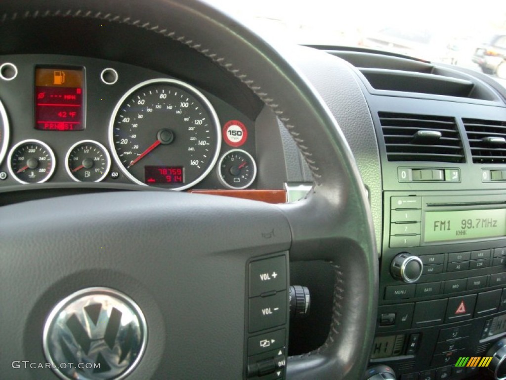 2004 Volkswagen Touareg V8 Controls Photo #74405750
