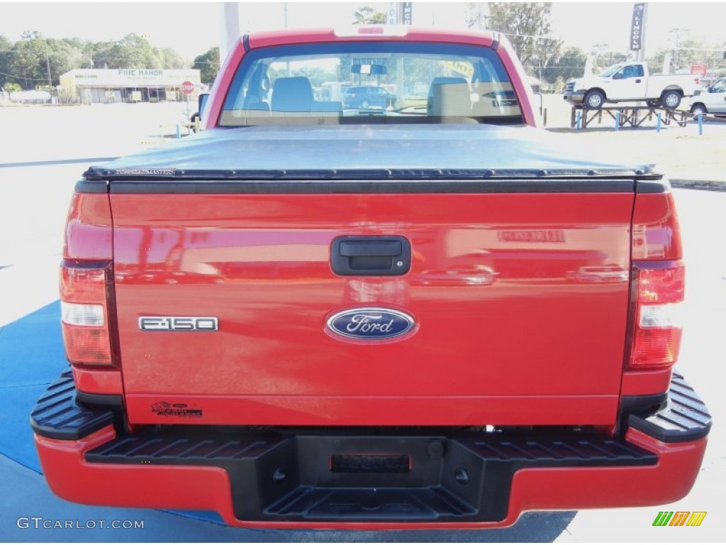 2005 F150 STX Regular Cab Flareside - Bright Red / Medium Flint Grey photo #4