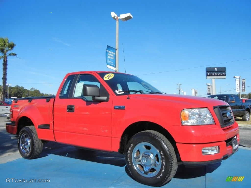 2005 F150 STX Regular Cab Flareside - Bright Red / Medium Flint Grey photo #9