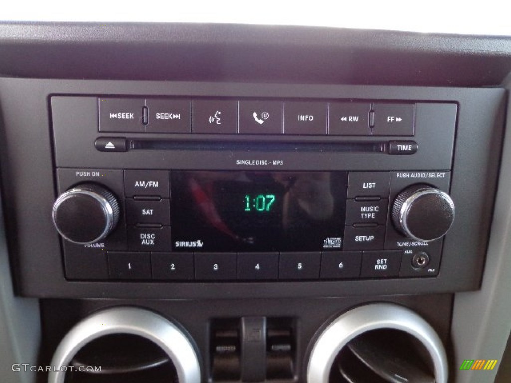 2009 Jeep Wrangler Sahara 4x4 Audio System Photo #74406709