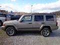 Light Khaki Metallic - Commander 4x4 Photo No. 2