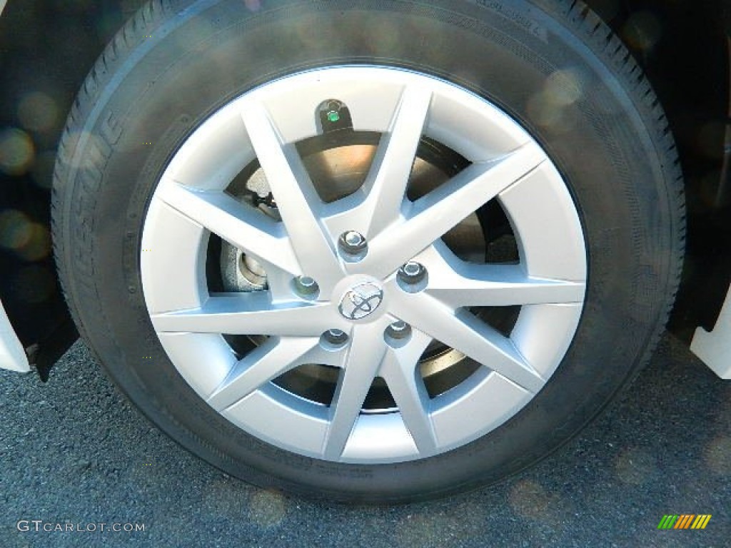 2013 Toyota Prius v Three Hybrid Wheel Photo #74408674