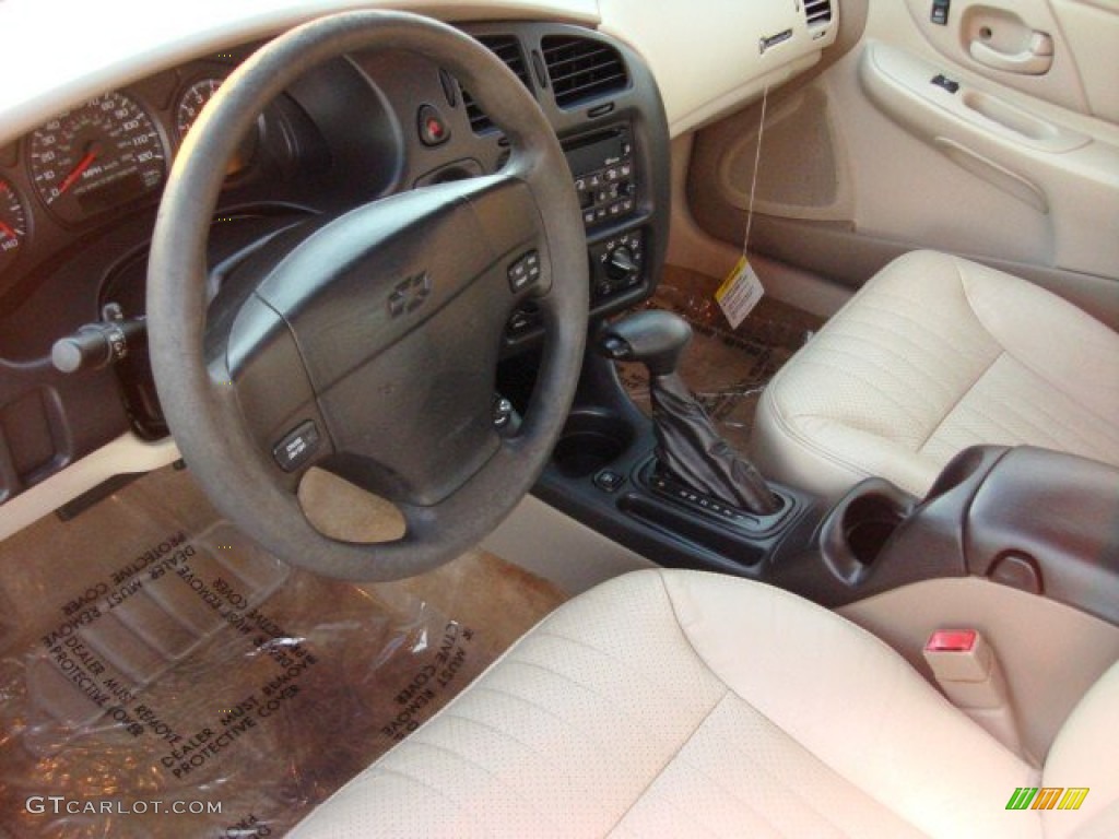 Neutral Interior 2002 Chevrolet Monte Carlo LS Photo #74408914