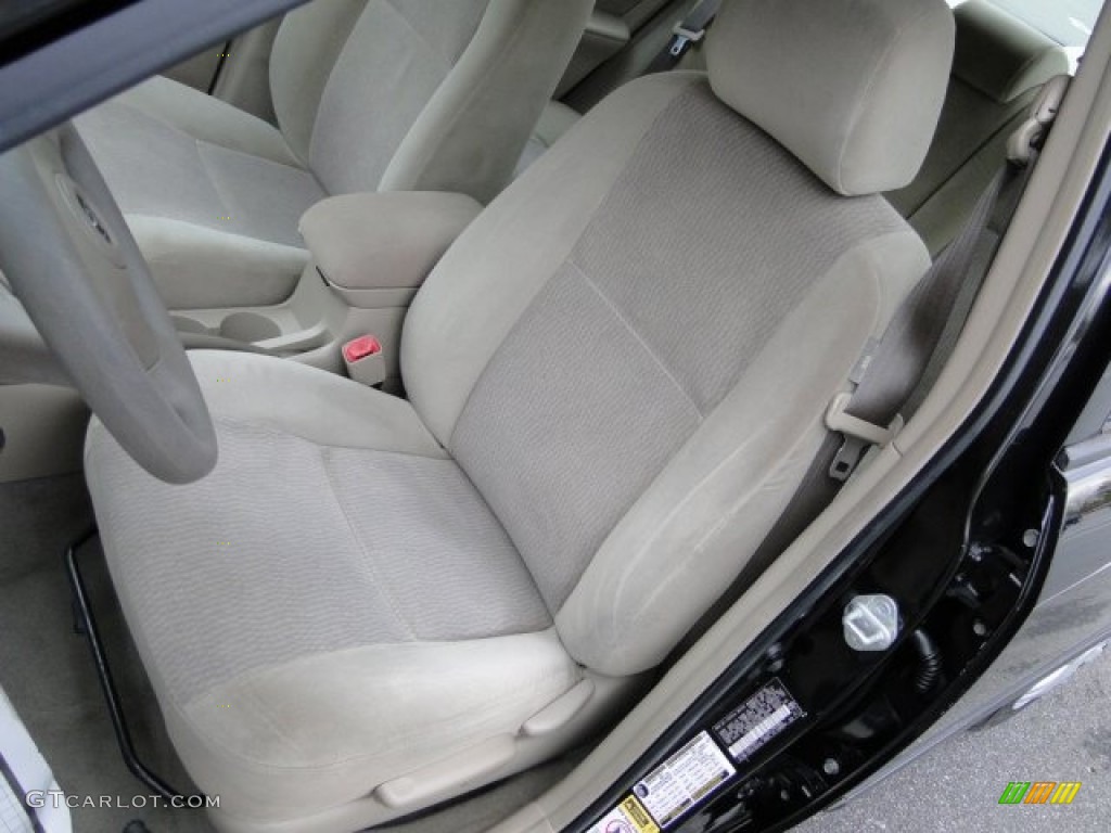 2008 Toyota Corolla LE Front Seat Photos