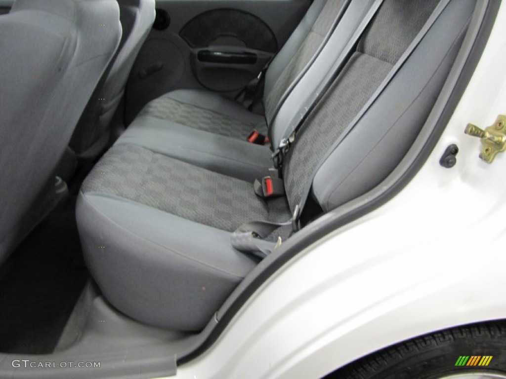 2004 Aveo Sedan - Summit White / Gray photo #7