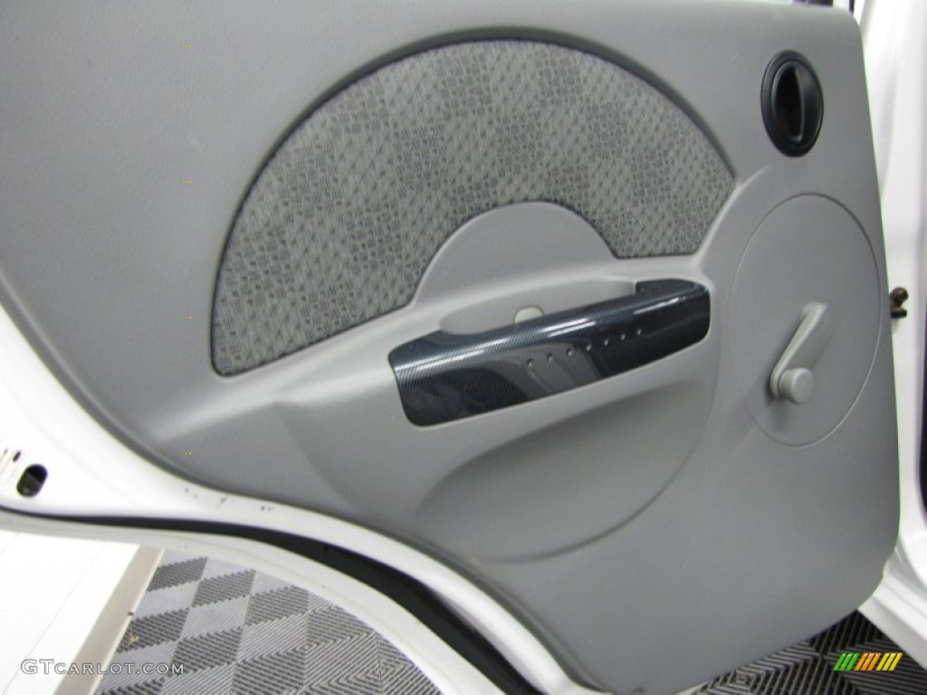2004 Aveo Sedan - Summit White / Gray photo #11