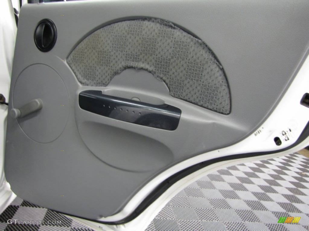 2004 Aveo Sedan - Summit White / Gray photo #12