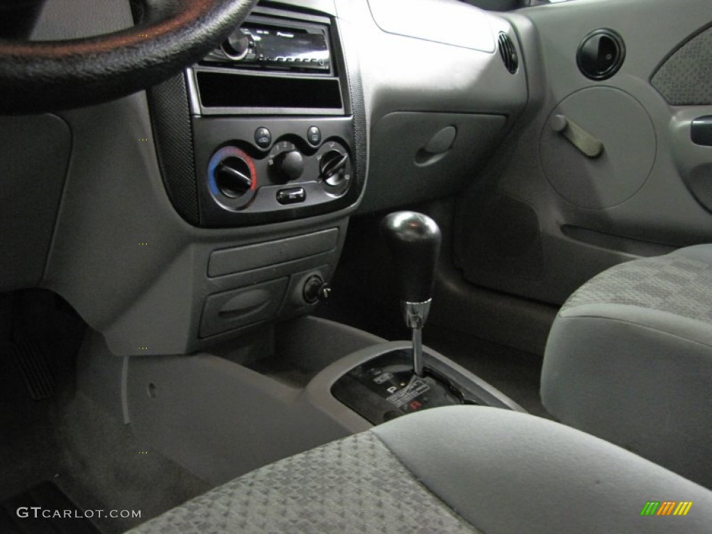 2004 Aveo Sedan - Summit White / Gray photo #20