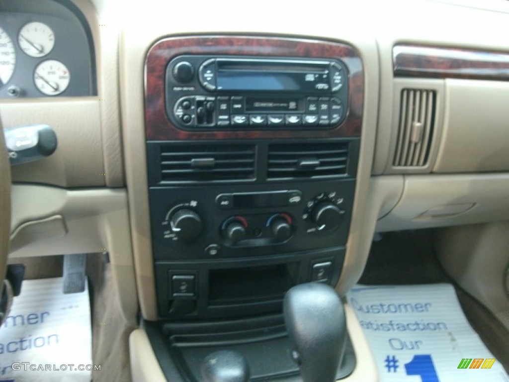 2004 Grand Cherokee Limited 4x4 - Stone White / Taupe photo #12