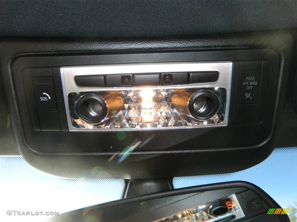 2011 BMW 3 Series 335i Convertible Controls Photo #74419681
