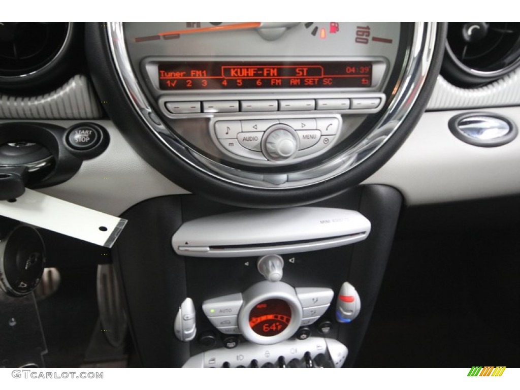 2010 Mini Cooper S Camden 50th Anniversary Hardtop Controls Photo #74426921
