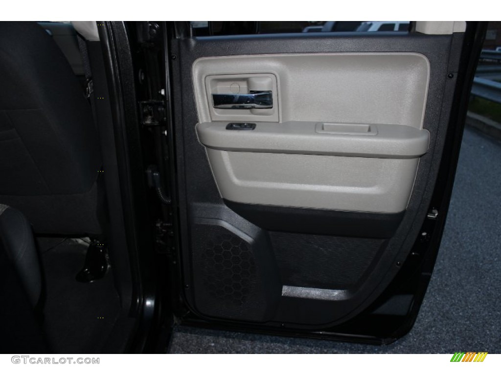 2011 Ram 1500 Big Horn Quad Cab 4x4 - Brilliant Black Crystal Pearl / Dark Slate Gray/Medium Graystone photo #75