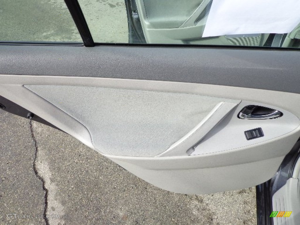 2009 Camry SE - Magnetic Gray Metallic / Ash photo #13