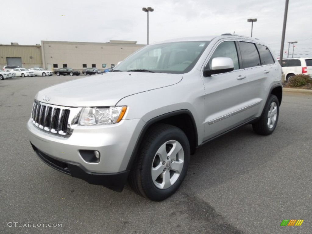 2013 Grand Cherokee Laredo 4x4 - Bright Silver Metallic / Dark Graystone/Medium Graystone photo #1