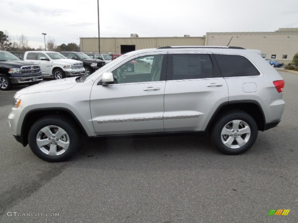 2013 Grand Cherokee Laredo 4x4 - Bright Silver Metallic / Dark Graystone/Medium Graystone photo #2
