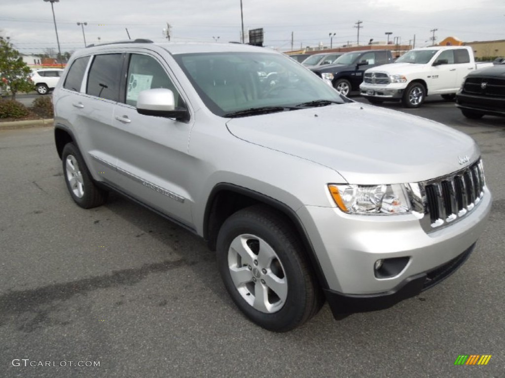 2013 Grand Cherokee Laredo 4x4 - Bright Silver Metallic / Dark Graystone/Medium Graystone photo #3