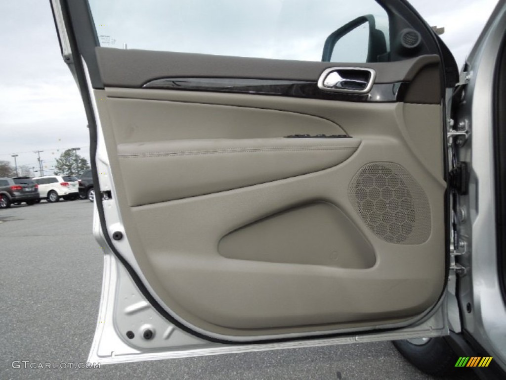 2013 Grand Cherokee Laredo 4x4 - Bright Silver Metallic / Dark Graystone/Medium Graystone photo #7