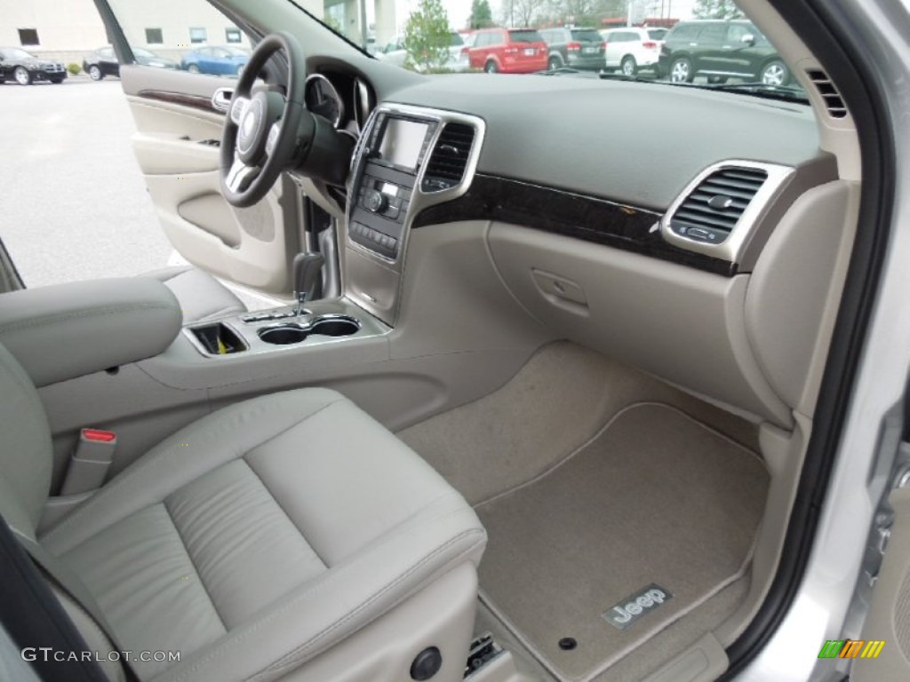 2013 Grand Cherokee Laredo 4x4 - Bright Silver Metallic / Dark Graystone/Medium Graystone photo #21