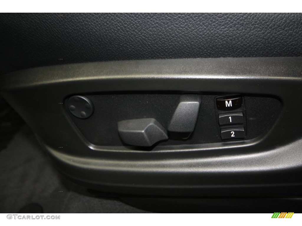 2011 BMW X5 xDrive 35i Controls Photo #74432629