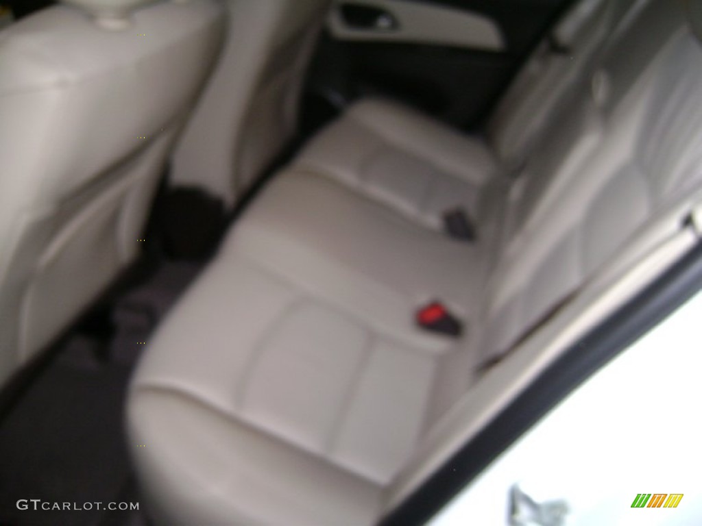 2013 Cruze LT/RS - Summit White / Cocoa/Light Neutral photo #3