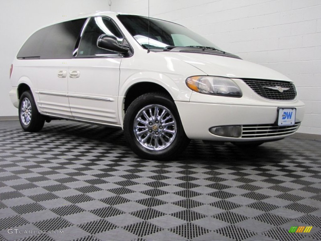 Stone White Clearcoat Chrysler Town & Country