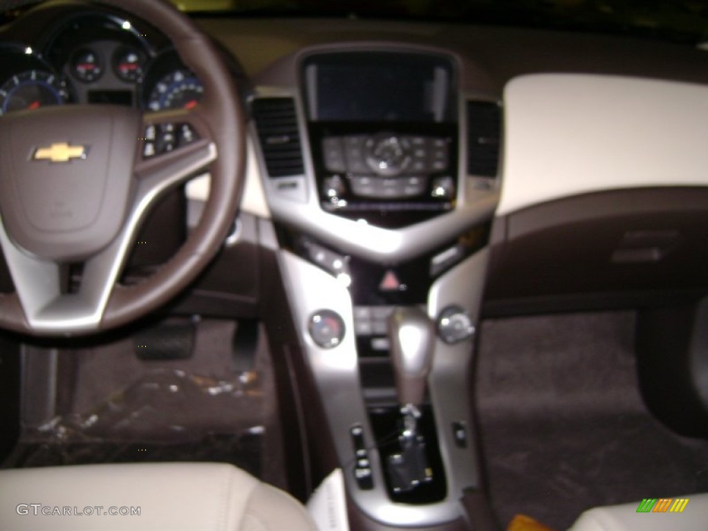 2013 Cruze LT/RS - Summit White / Cocoa/Light Neutral photo #4