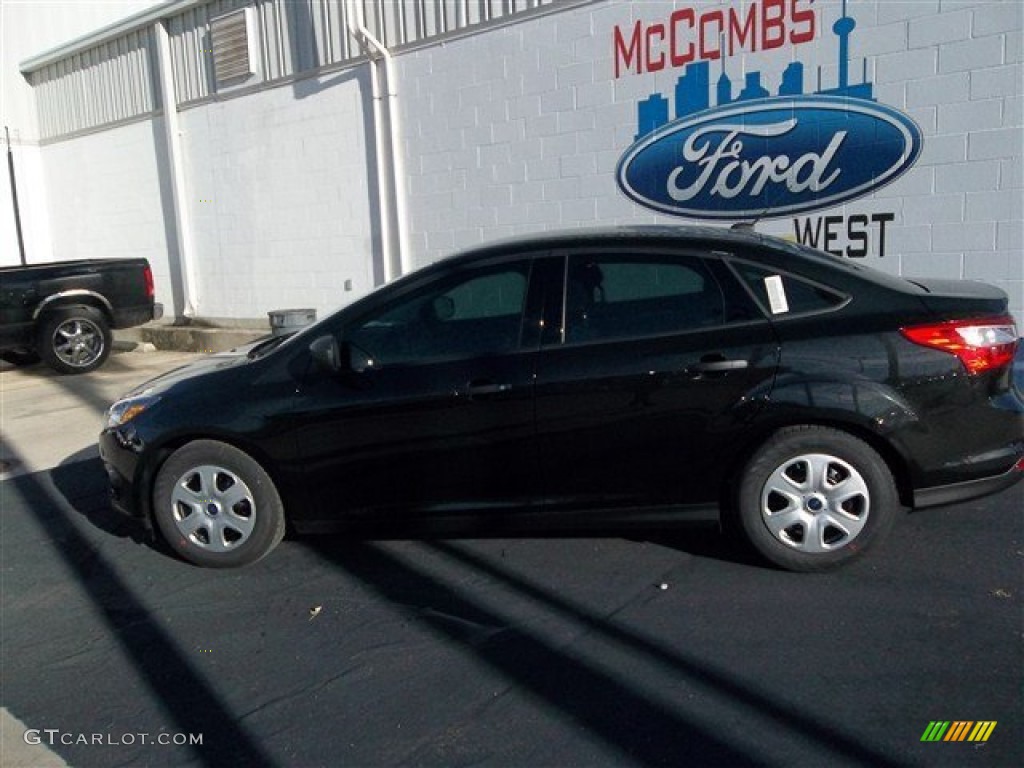 2013 Focus S Sedan - Tuxedo Black / Charcoal Black photo #3