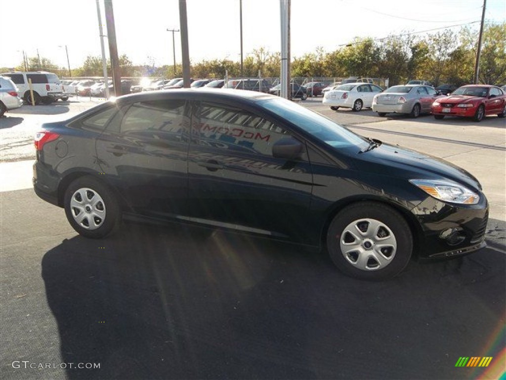 2013 Focus S Sedan - Tuxedo Black / Charcoal Black photo #10